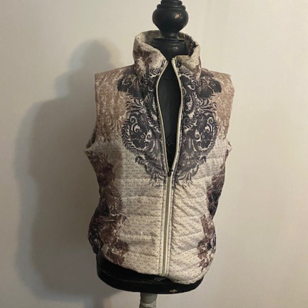 Hannah Brown/Tan Paisley Quilted Zip front vest, size L